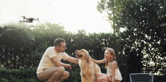 Mavic Mini shooting a family photo